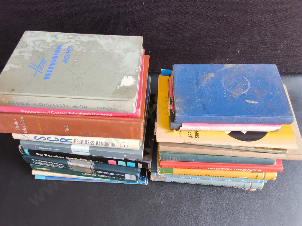 COLLECTION OF VINTAGE BOOKS ON ELECTRONICS, RADIO, AND TELIVISION REPAIR Image 1++
