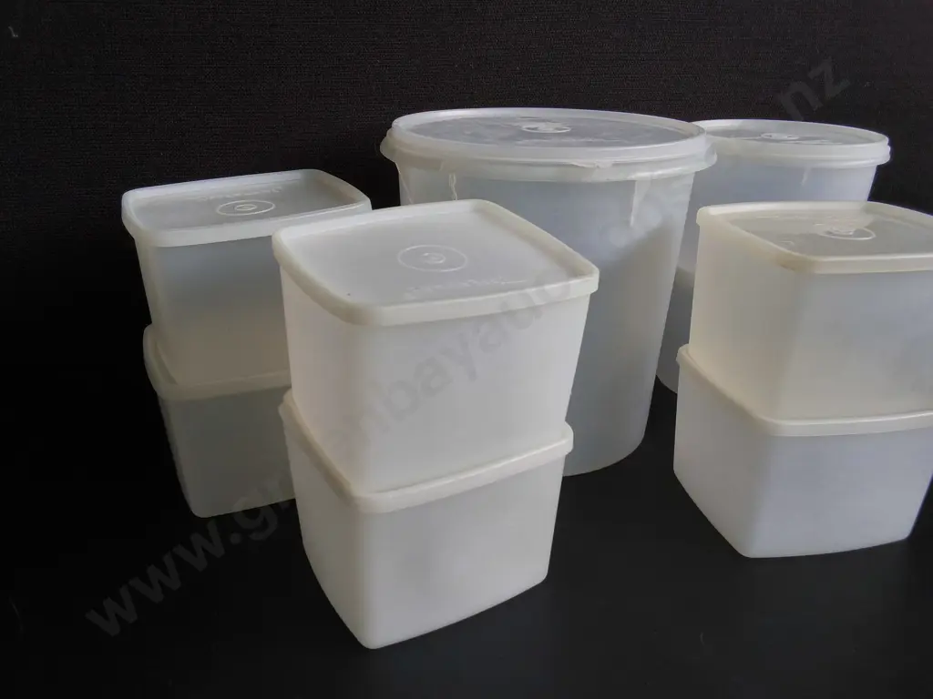 MIX OF TUPPERWARE, TALLEST H 21 CM Image 1++