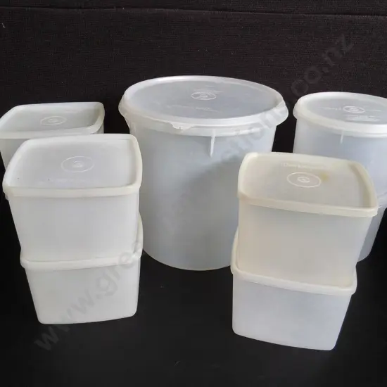 MIX OF TUPPERWARE, TALLEST H 21 CM