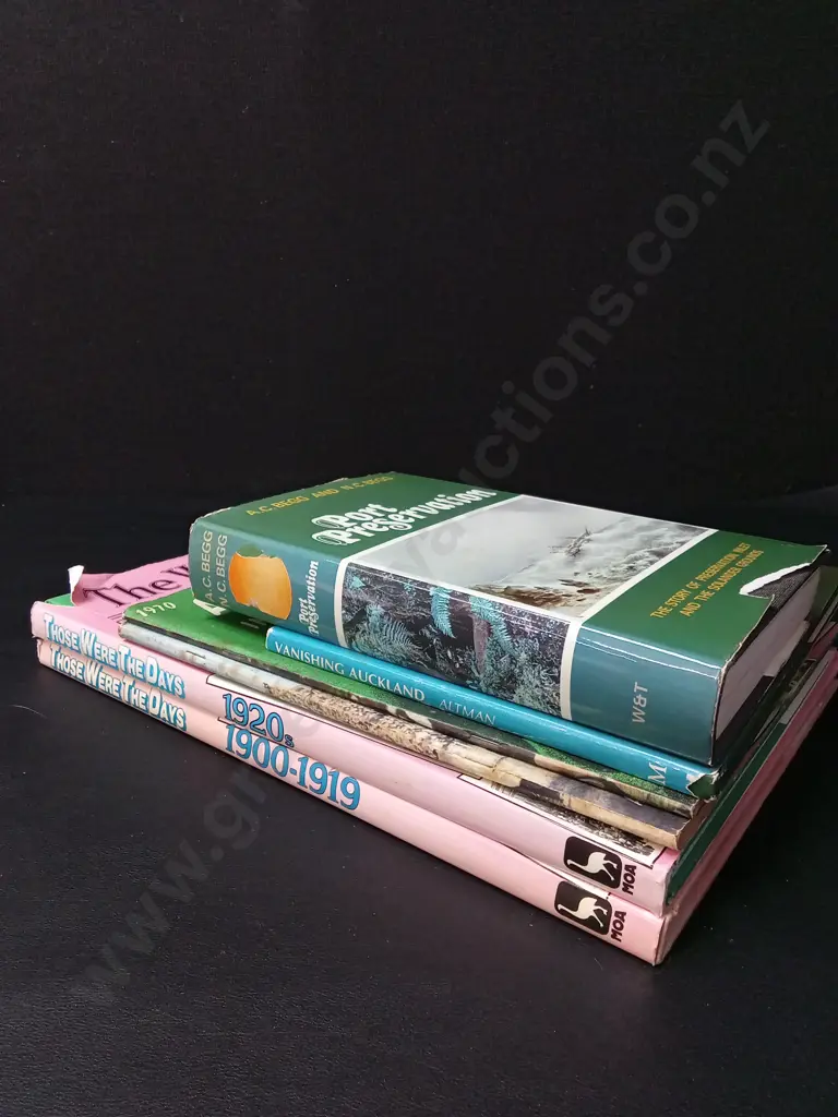 6 VINTAGE NEW ZEALAND BOOKS Image 1++