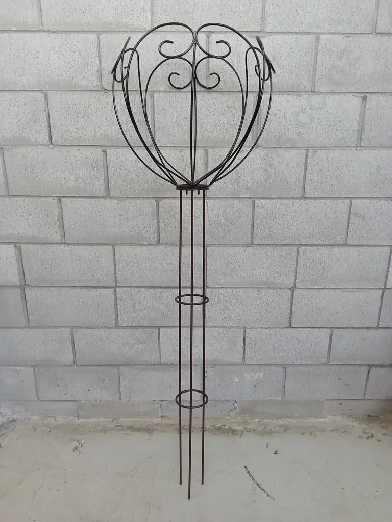 BRAND NEW PLANT SUPPORT STAKE, H 167CM Image 1++