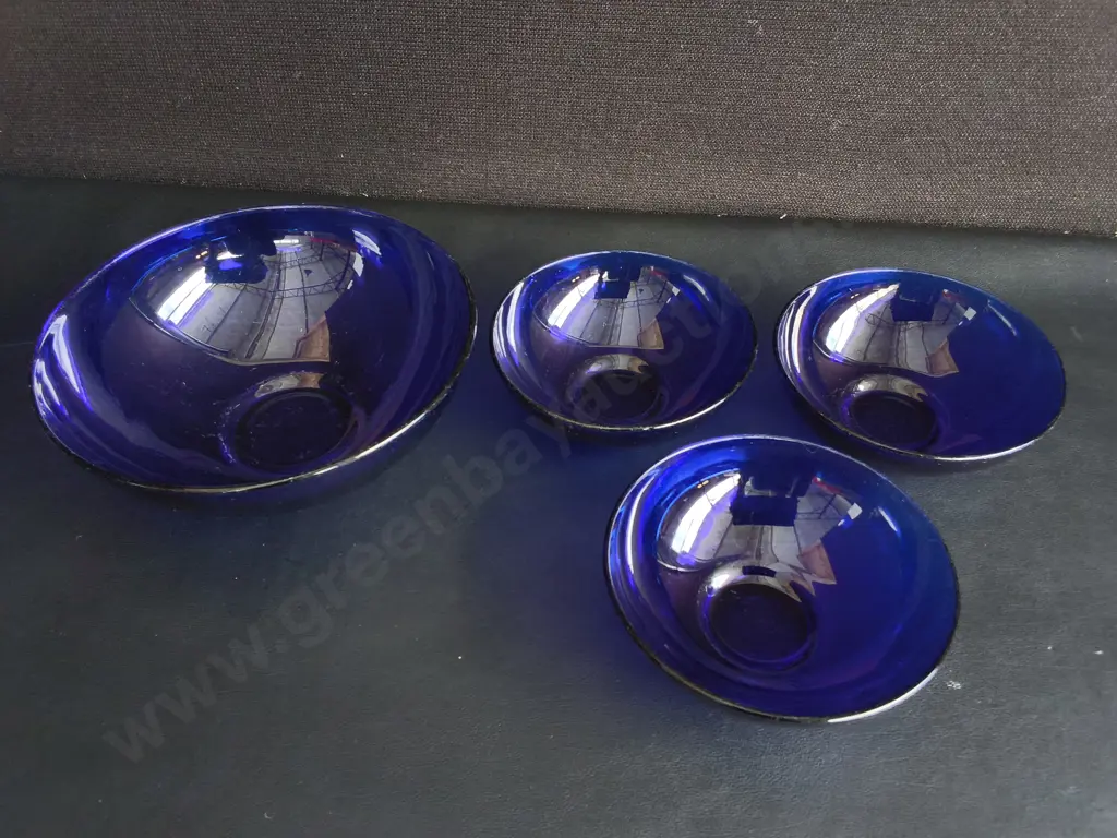 4 PIECES COBALT BLUE GLASS BOWLS, WIDEST DIA 20 CM Image 1++