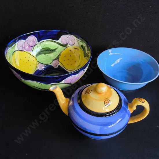 VINTAGE HAND PAINTED NZ CERAMICS, 3 PIECES, WIDEST DIA 27 CM