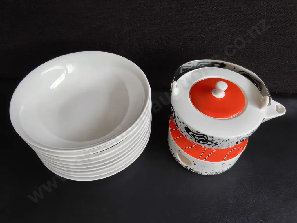 SET OF 9 MAXWELL & WILLIAMS BOWLS, AND BUTTERFLY TEAPOT SET, TALLEST H 19 CM Image 1++