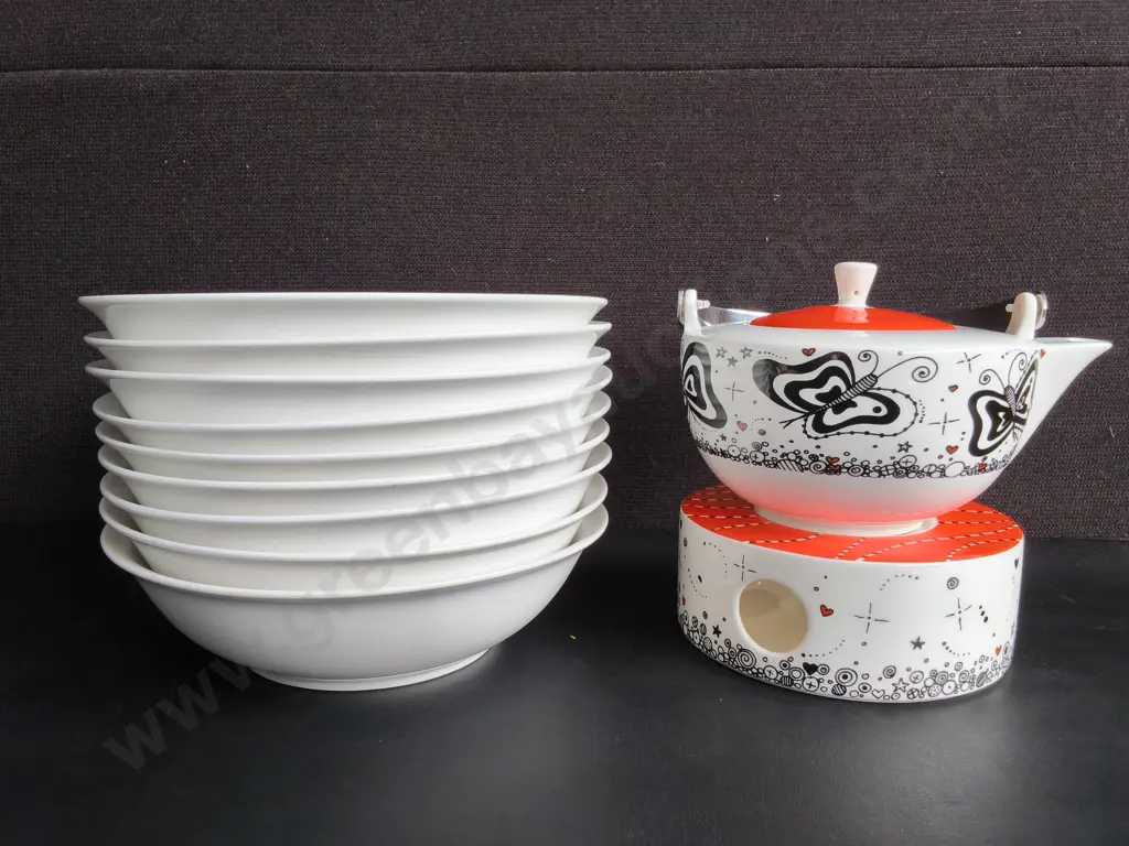 SET OF 9 MAXWELL & WILLIAMS BOWLS, AND BUTTERFLY TEAPOT SET, TALLEST H 19 CM Image 1++