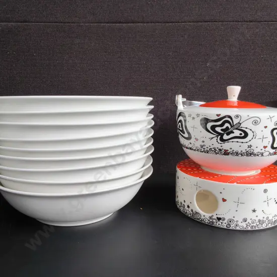 SET OF 9 MAXWELL & WILLIAMS BOWLS, AND BUTTERFLY TEAPOT SET, TALLEST H 19 CM