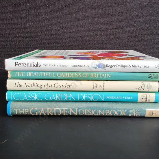 5 GARDEN BOOKS