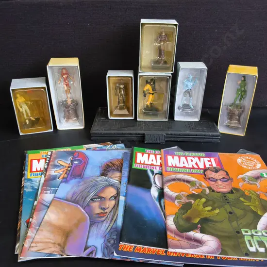 CLASSIC MARVEL FIGURINE COLLECTION, EAGLEMOSS, BOXED FIGURES, DISPLAY STAND AND MAGAZINES, DAMAGE PICTURED