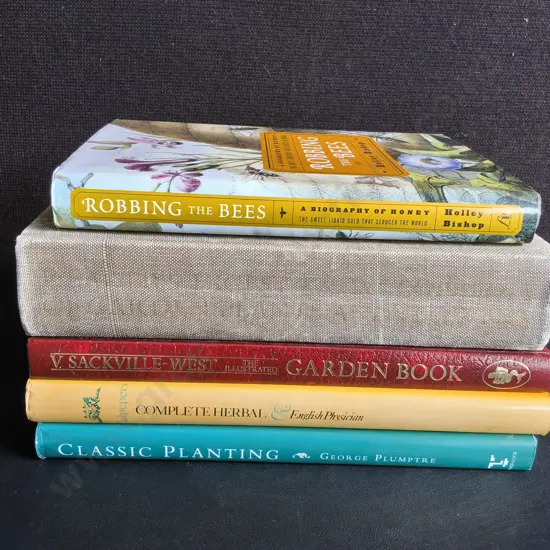 5 GARDEN BOOKS