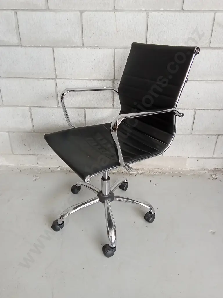 OFFICE CHAIR Image 1++