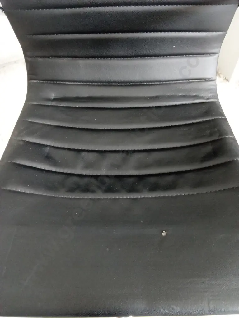 OFFICE CHAIR Image 1++