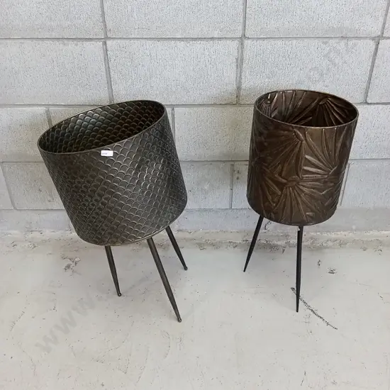 SHEET METAL FREESTANDING POTS (PLEASE SEE UNEVEN LEGS) H 60CM