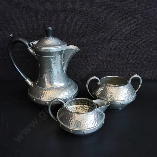 VINTAGE 3 PIECE CRAFTSMAN SHEFIELD HAMMERED PEWTER TEA/ COFFEE SERVICE SET, TALLEST H 19 CM