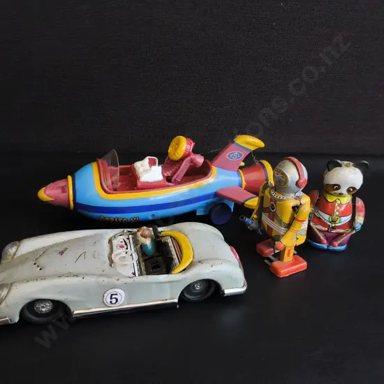 COLLECTION OF VINTAGE TIN AND MECHANICAL TOYS, 4 PIECES, WIDEST W 26 CM
