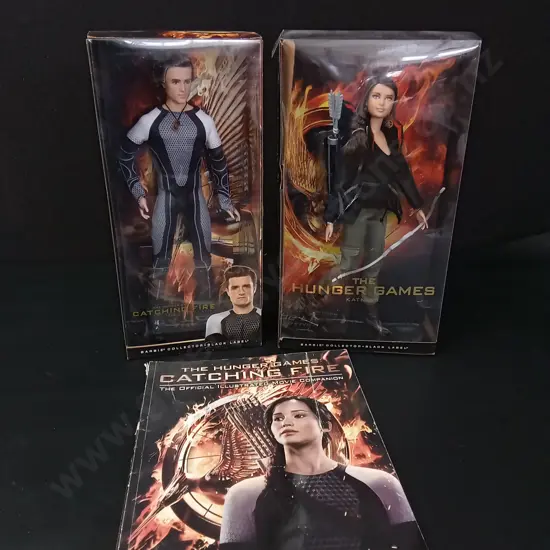 2 MATTEL BARBIE HUNGER GAMES DOLLS AND CATCHING FIRE ILLUSTRATED MOVIE COMPANION BOOK