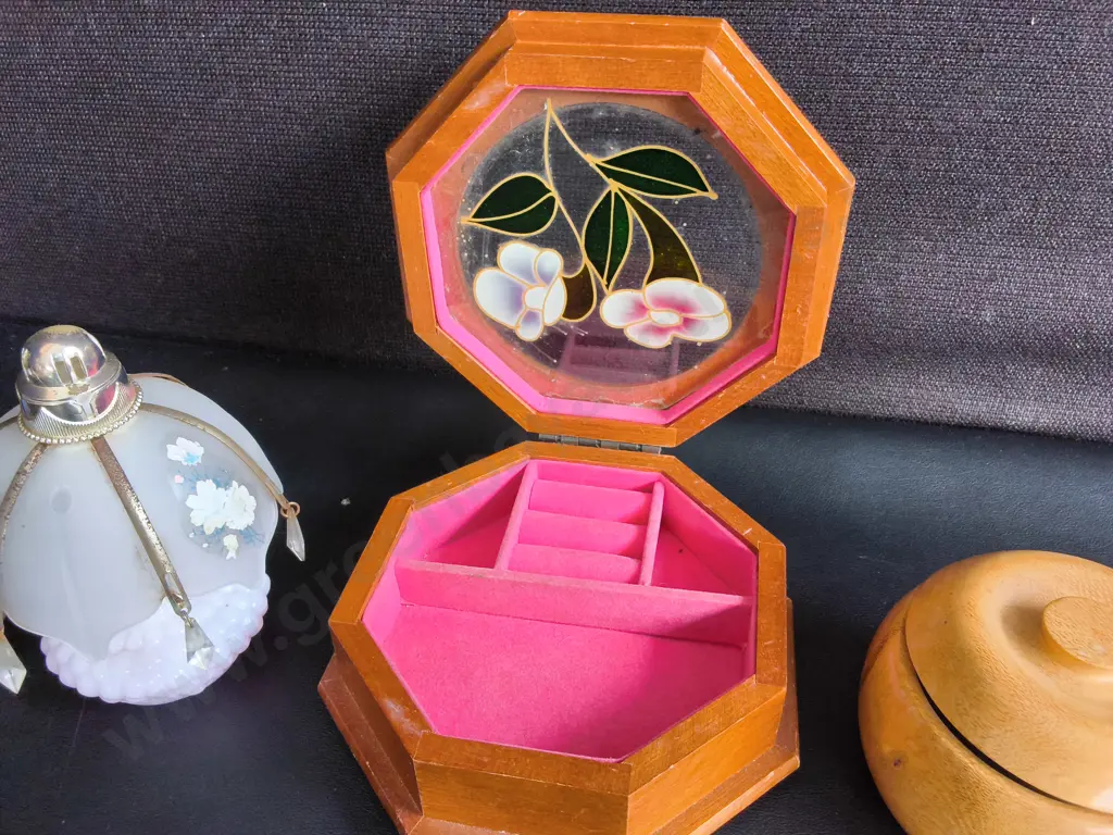 4 PIECES VINTAGE DECOR, TALLEST H 14 CM Image 1++