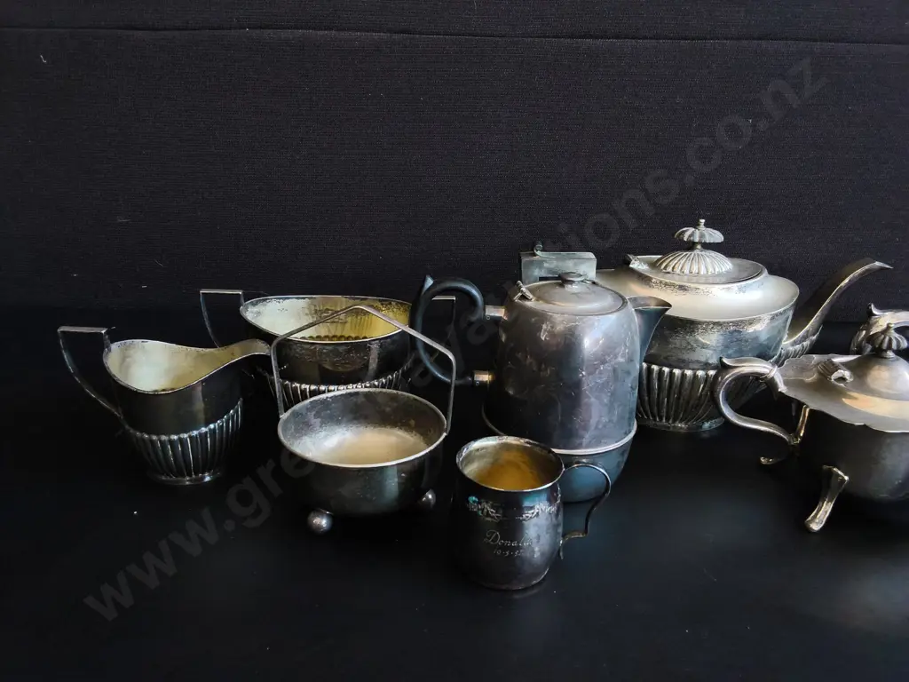 COLLECTION OF VINTAGE SILVER PLATED HOLLOWWARE ITEMS, TALLEST H 18 CM Image 1++