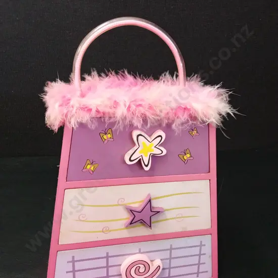WOODEN HANDBAG JEWELLERY BOX AND CONTENTS H19CM