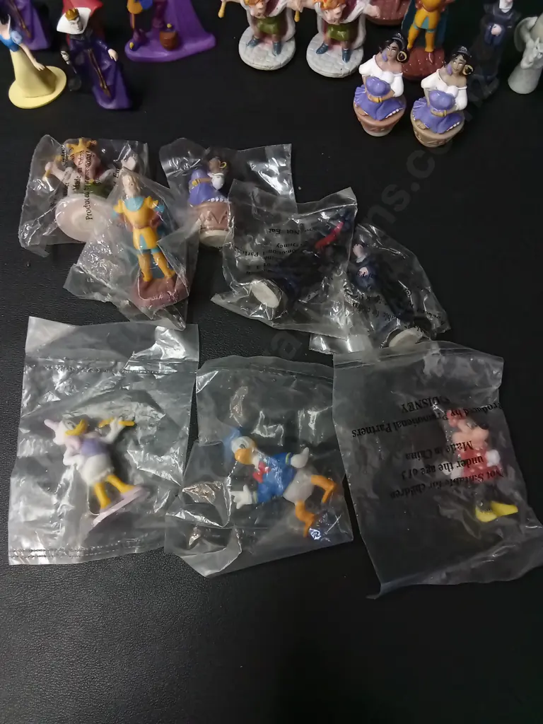 VINTAGE DISNEY TOYS TALLEST H8CM, SOME UNOPENED Image 1++