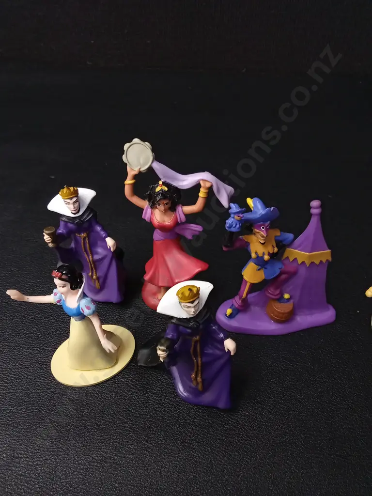 VINTAGE DISNEY TOYS TALLEST H8CM, SOME UNOPENED Image 1++