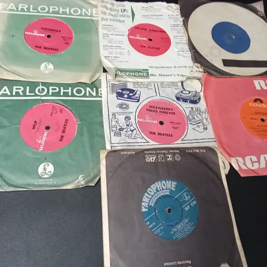 7 BEATLES FIRST NEW ZEALAND PRESSINGS 7 INCH