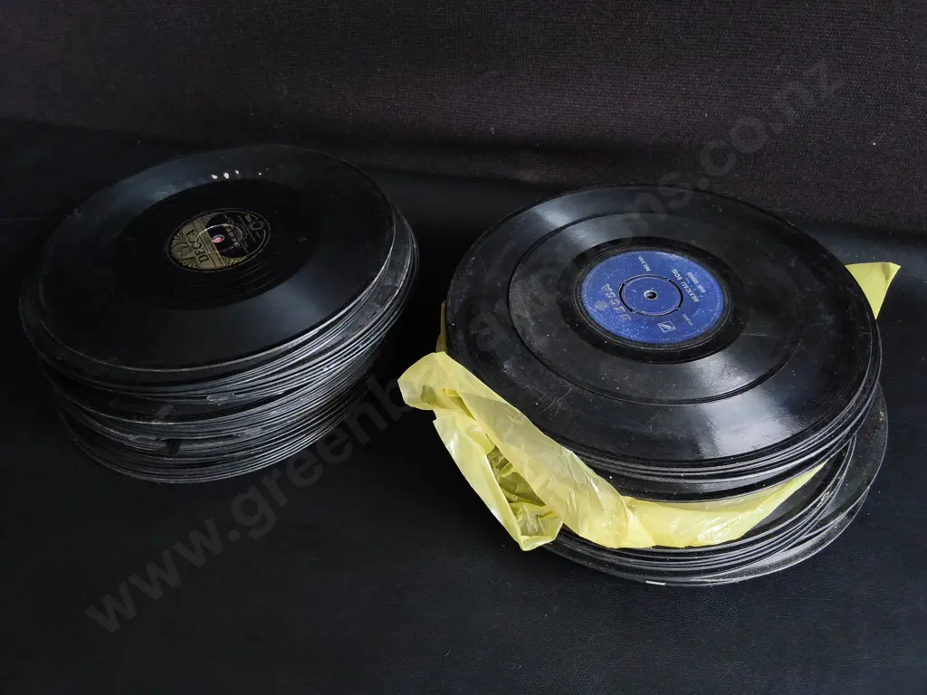 COLLECTION OF VINTAGE 78 RPM SHELLAC RECORDS Image 1++