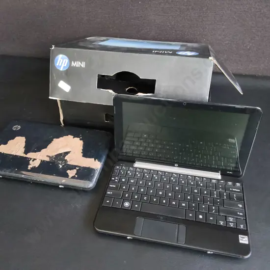 PAIR OF HP MINI LAPTOPS, ONE MISSING BATTERY