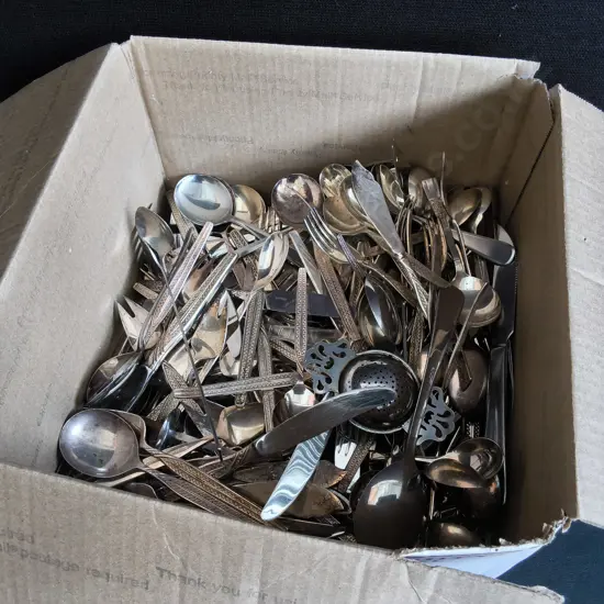 BOX MIX OF VINTAGE CUTLERY