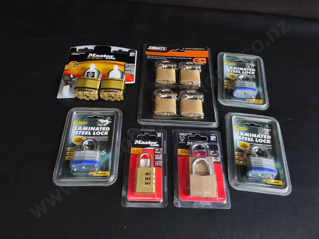 7 BRAND NEW PACKS OF PADLOCKS Image 1++