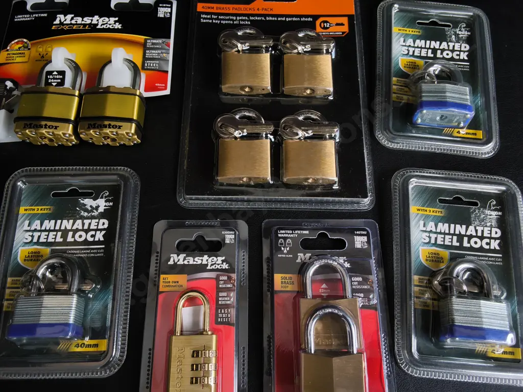 7 BRAND NEW PACKS OF PADLOCKS Image 1++