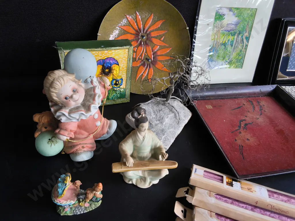 MIX OF DECORATIVE ITEMS Image 1++