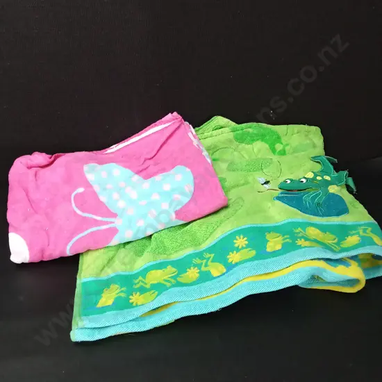 2 BEACH TOWELS