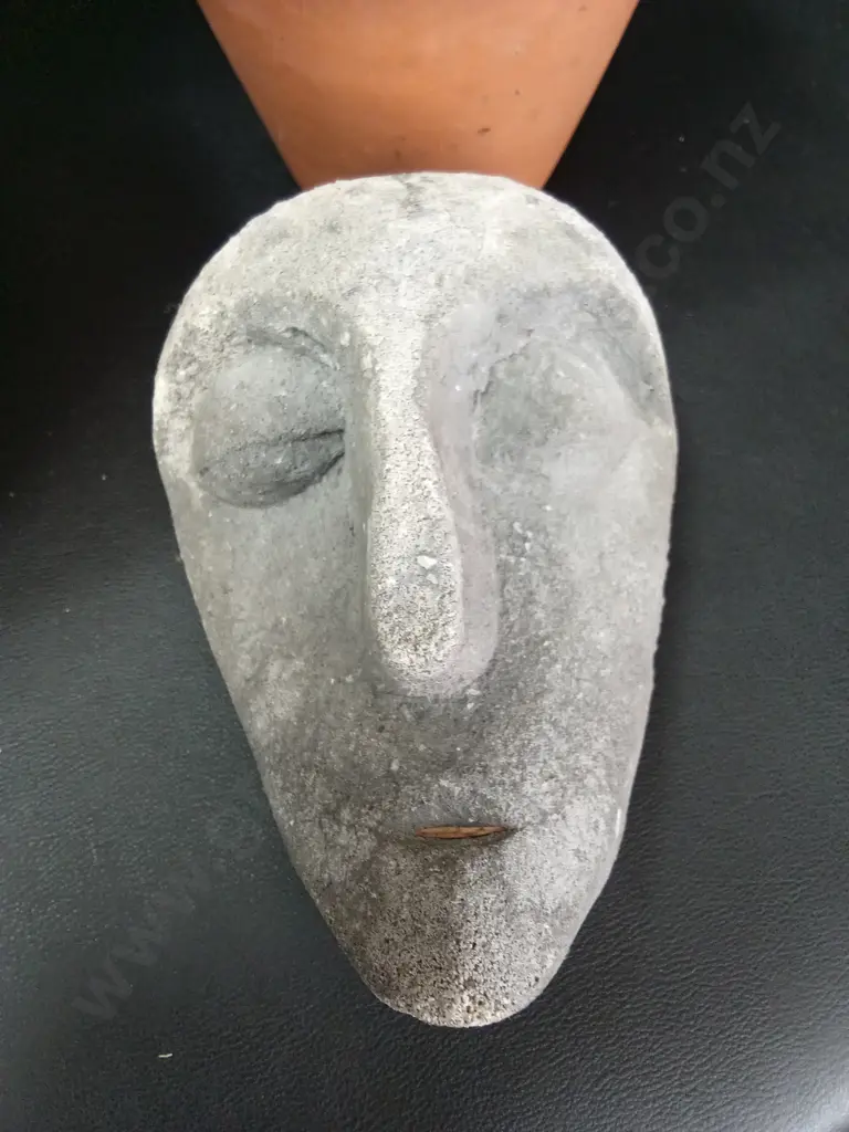 4 OUTDOOR POTS TALLEST H17CM AND A CONCRETE FACE Image 1++