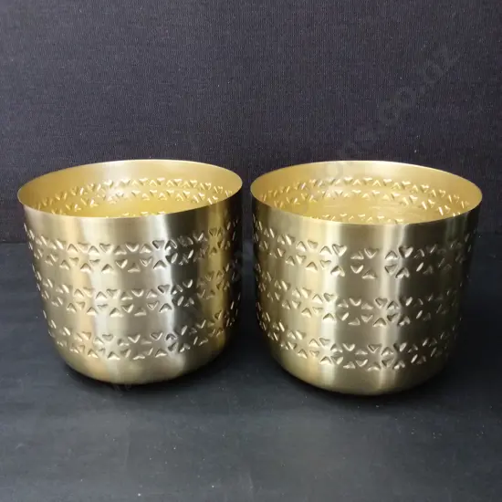2 TAKASHO INDOOR METAL PLANTERS 16.5CM