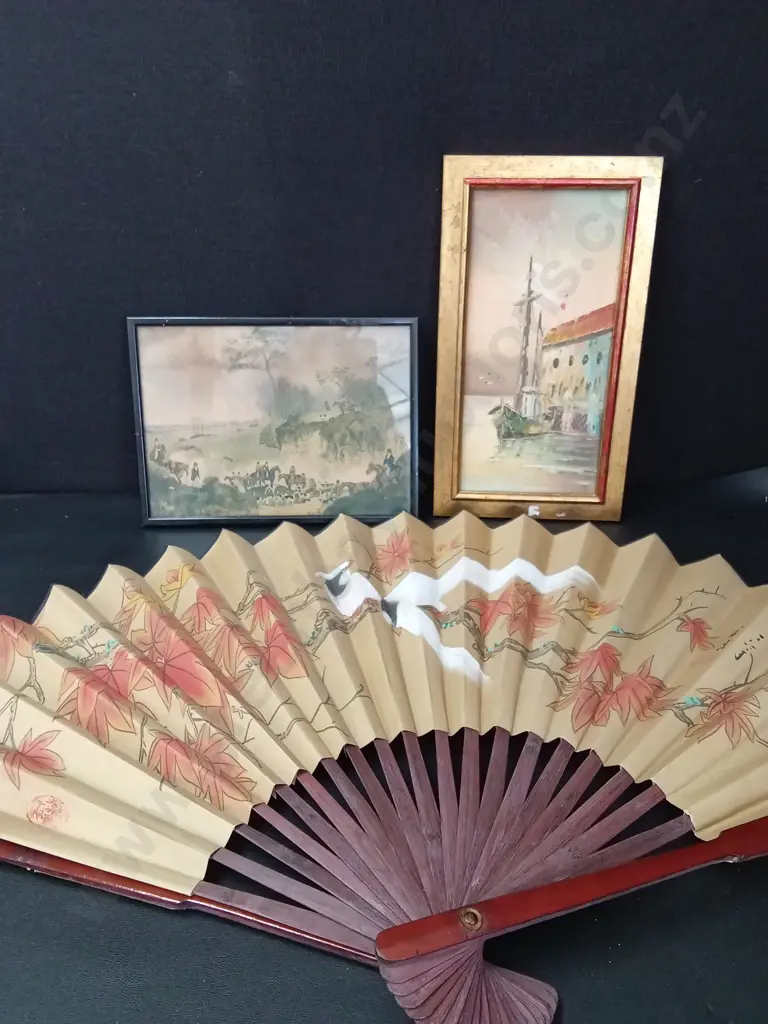 2 FRAMED ARTWORKS AND A FAN L50CM Image 1++