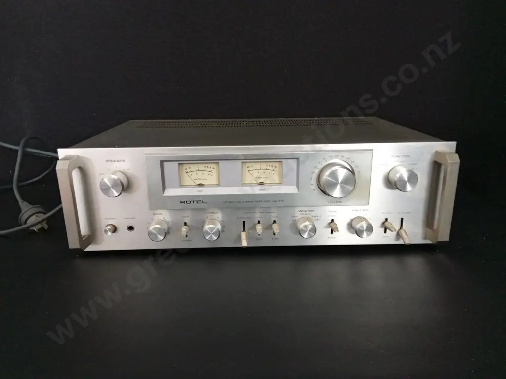 WORKING ROTEL INTERGRATED STEREO AMPLIFIER RA-913 Image 1++