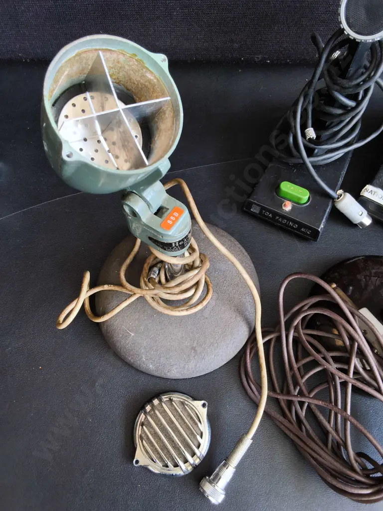 COLLECTION OF VINTAGE DESKTOP MICROPHONES, 7 PIECES, TALLEST H 36 CM, UNTESTED Image 1++