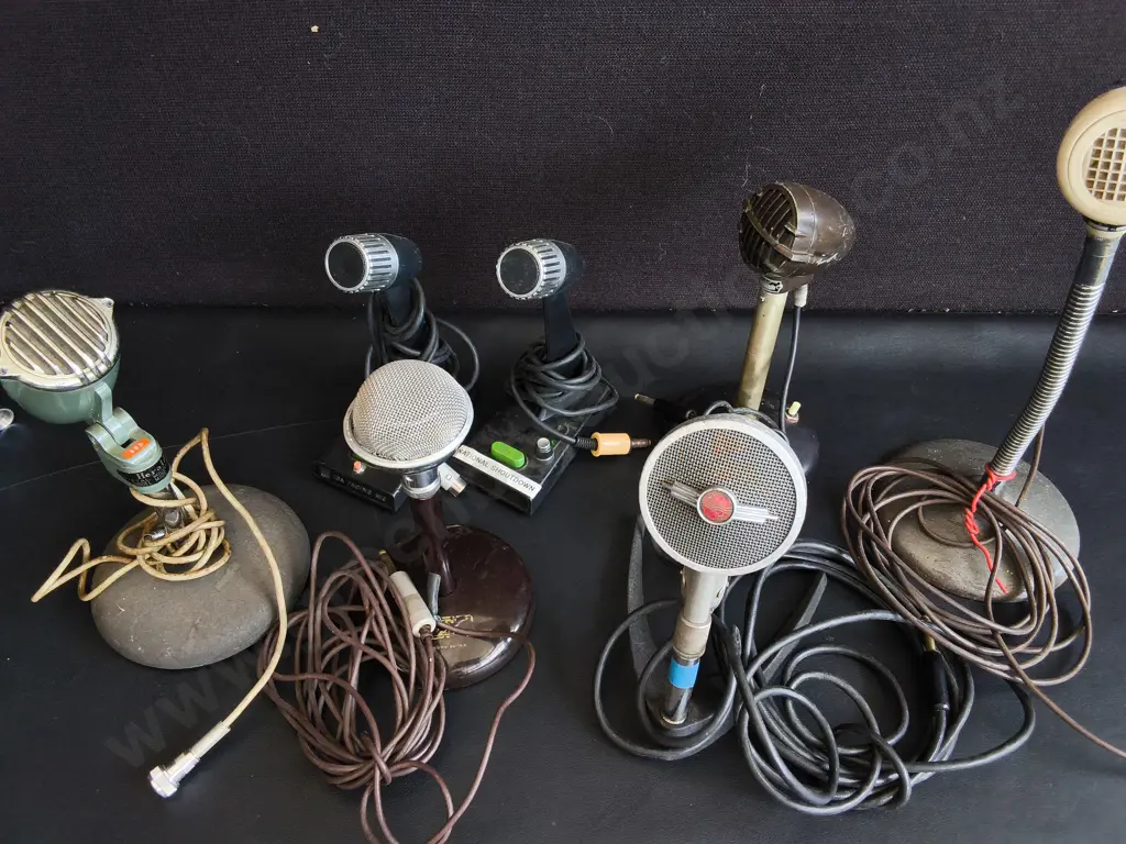 COLLECTION OF VINTAGE DESKTOP MICROPHONES, 7 PIECES, TALLEST H 36 CM, UNTESTED Image 1++