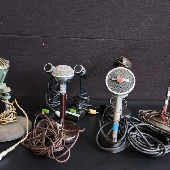 COLLECTION OF VINTAGE DESKTOP MICROPHONES, 7 PIECES, TALLEST H 36 CM, UNTESTED