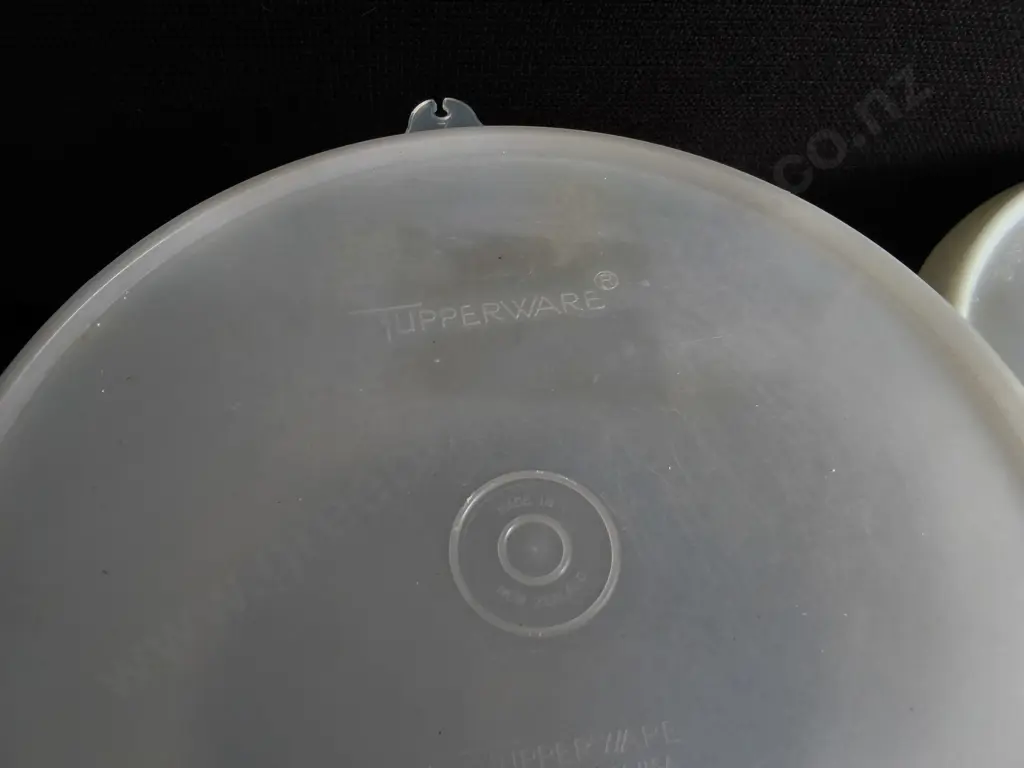 MIX OF TUPPERWARE, TALLEST H 15 CM Image 1++