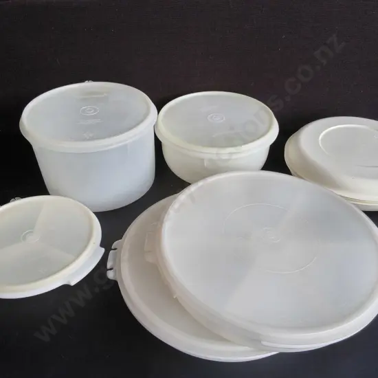 MIX OF TUPPERWARE, TALLEST H 15 CM