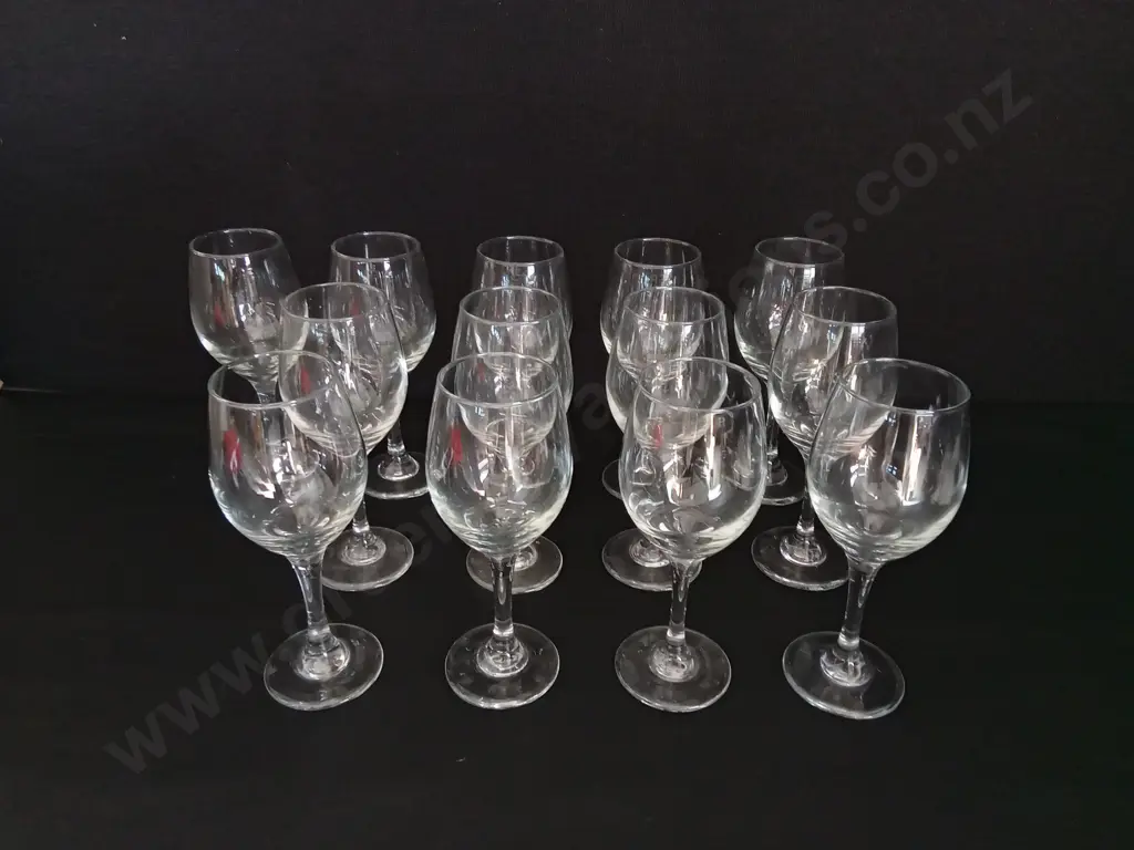 SET OF 13 WINE GLASSES Image 1++