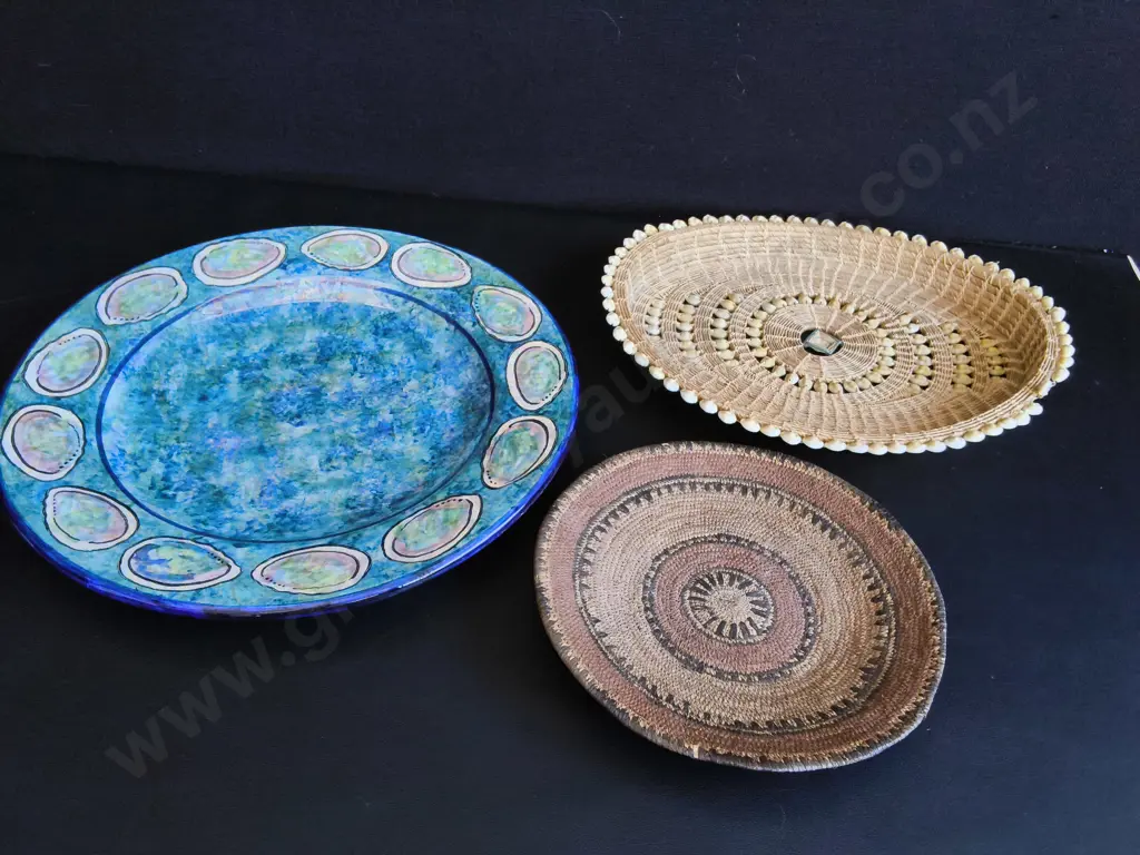 PAUA PLATTER AND HAND WOVEN BASKETS/ TRAYS, WIDEST DIA 42 CM Image 1++