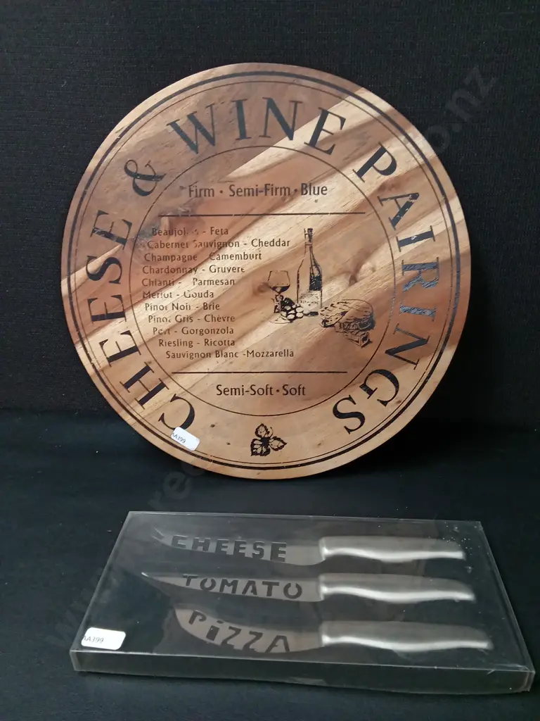 CHEESE BOARD D36CM AND KNIFE SET Image 1++