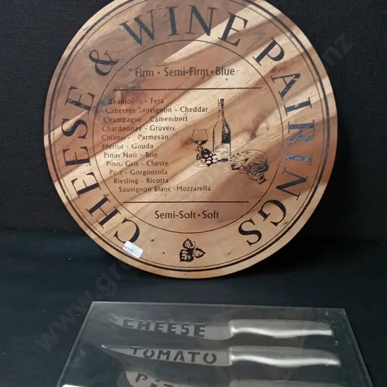 CHEESE BOARD D36CM AND KNIFE SET