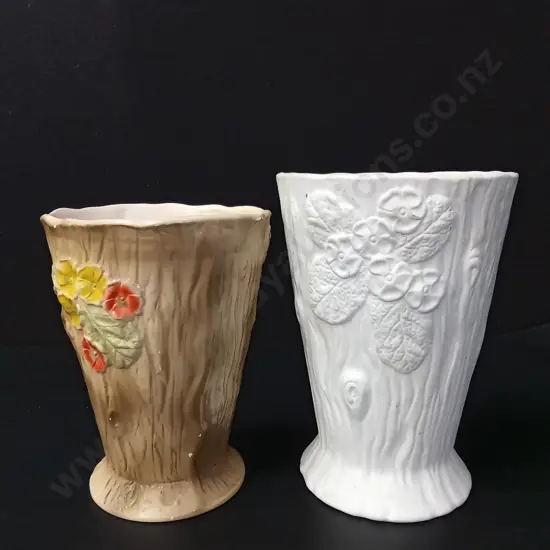 2 VINTAGE TITIAN STUDIO POTTERY VASES, SHAPE 546 TALLEST H21CM