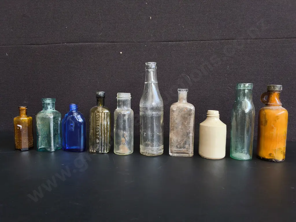MIX OF 10 VINTAGE GLASS BOTTLES, TALLEST H 23 CM Image 1++
