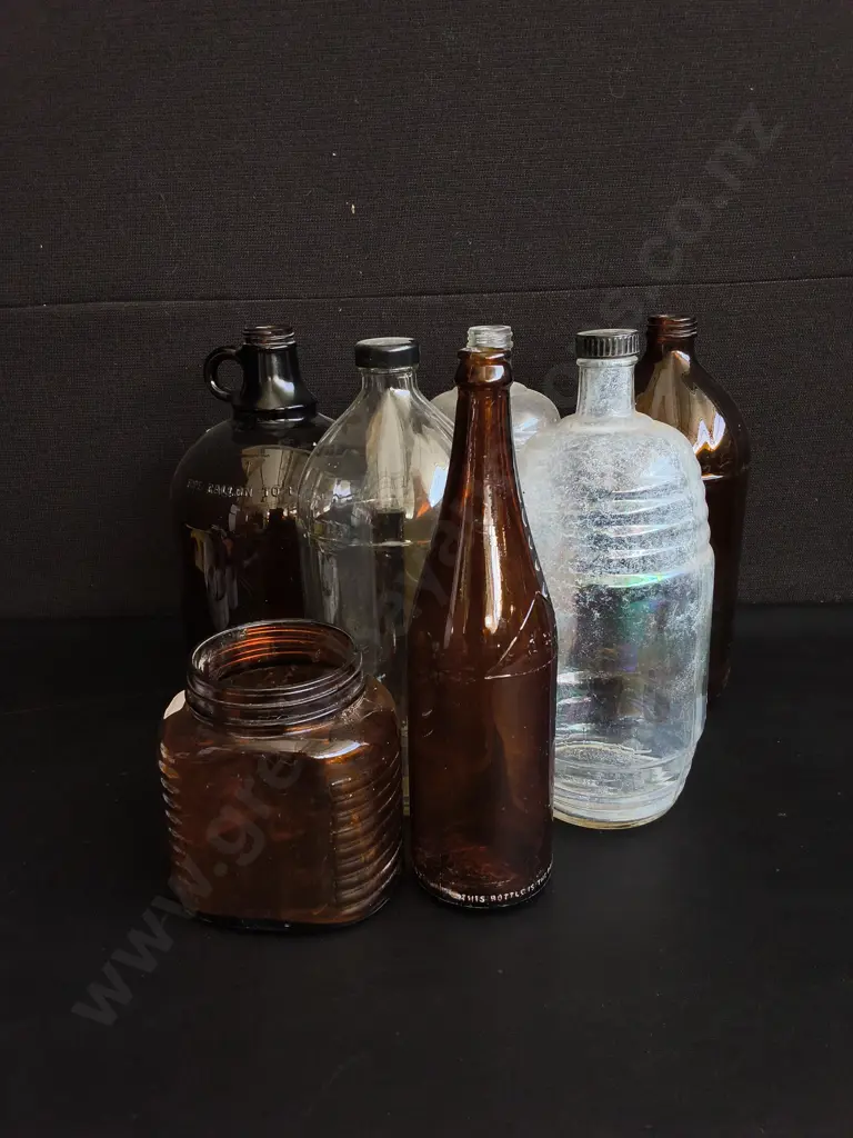 MIX OF VINTAGE GLASS BOTTLES, 7 PIECES, TALLEST H 30 CM Image 1++