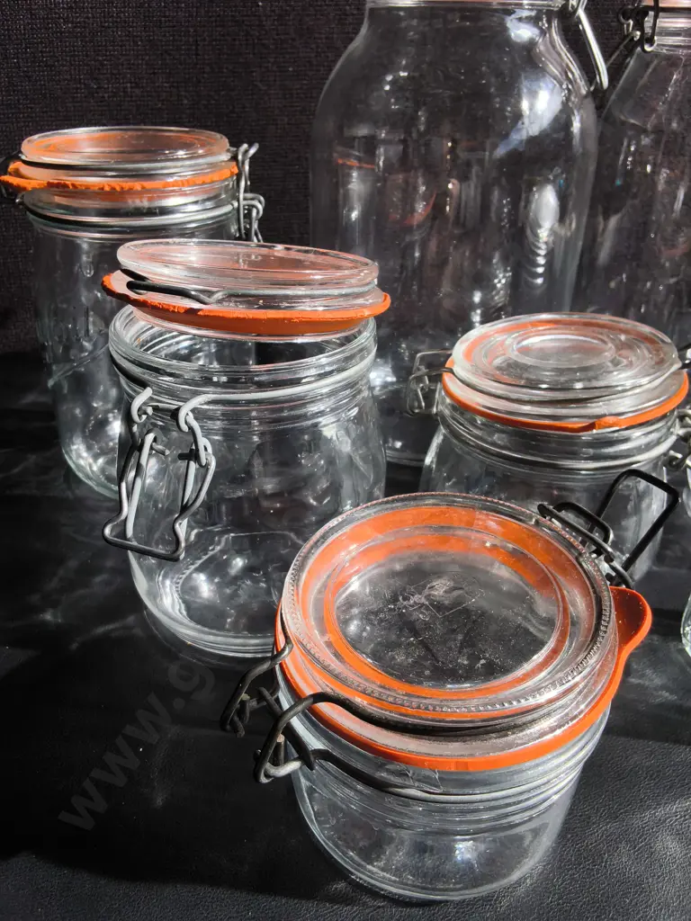 COLLECTION OF CLEAR GLASS CLIP TOP STORAGE JARS, 8 PIECES, TALLEST H 27 CM Image 1++