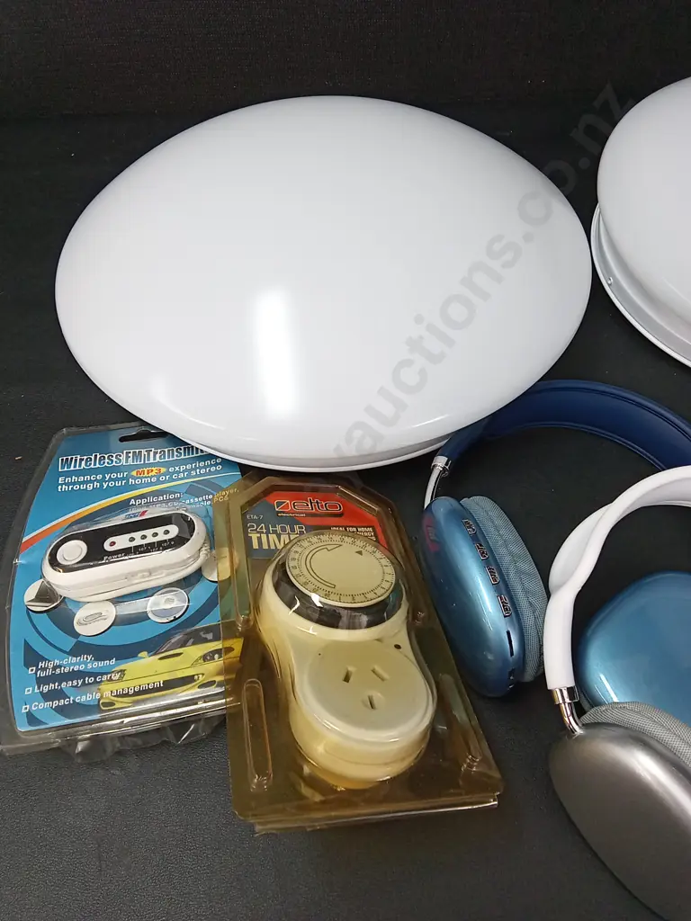 BOX OF MIXED ITEMS Image 1++